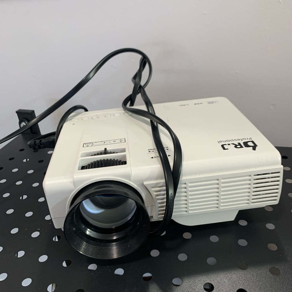 White Portable Projector - Picture 9 of 16